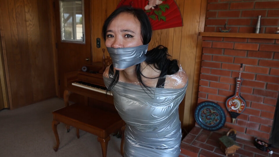 Raven Lynette fully mummified after watching a movie and thinking she could escape from a situation like the one she just saw